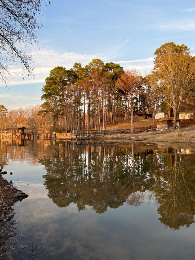 Driftwood Inn And Lodge By The Lake Zwolle Esterno foto